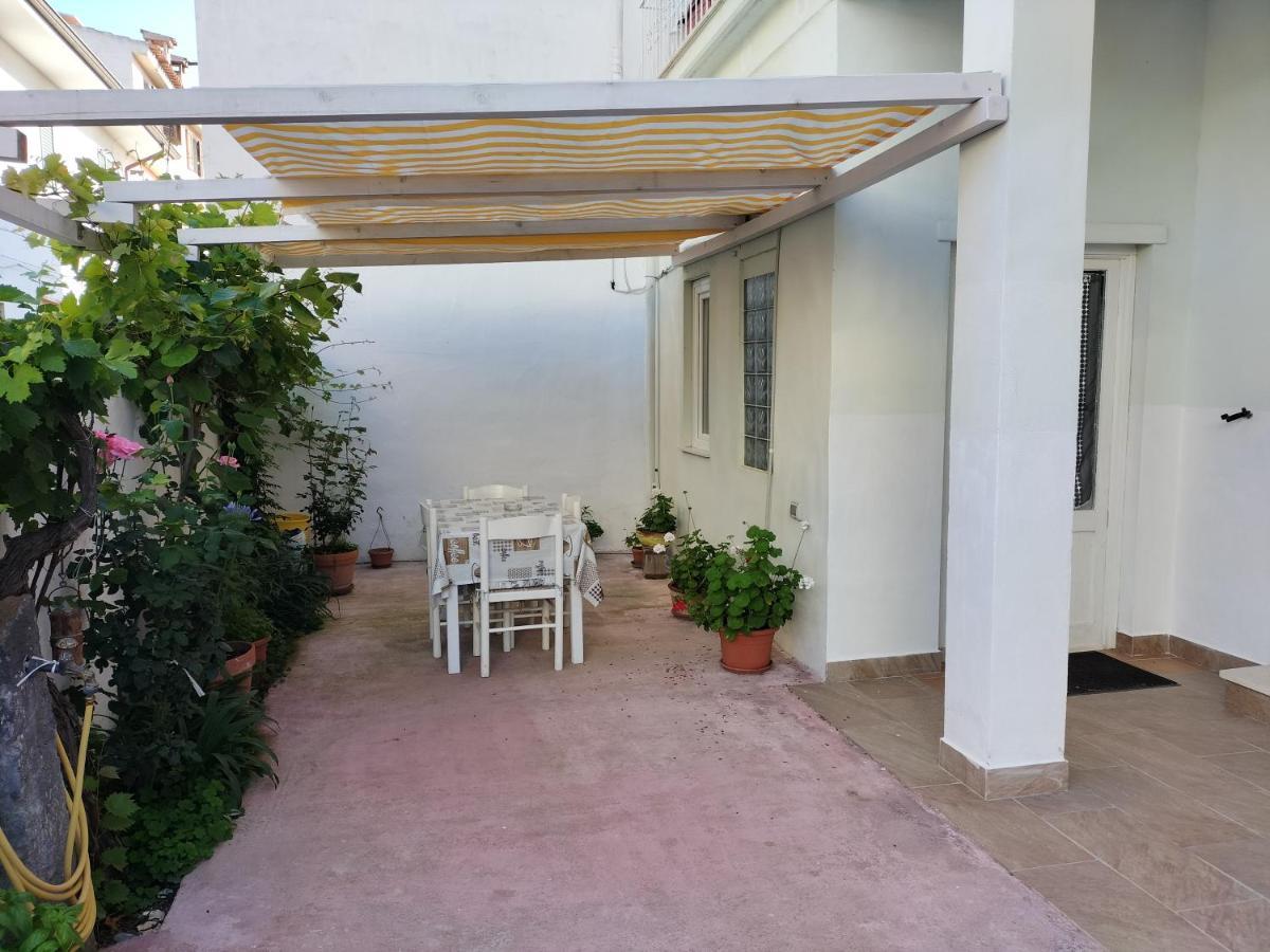 The Square Apartment Orosei Exterior photo